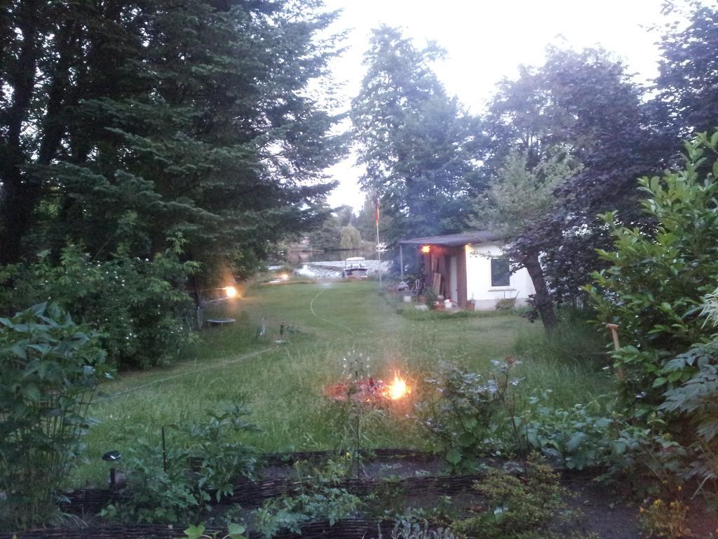 Ferienwohnungen Am Krossinsee Берлин Екстериор снимка